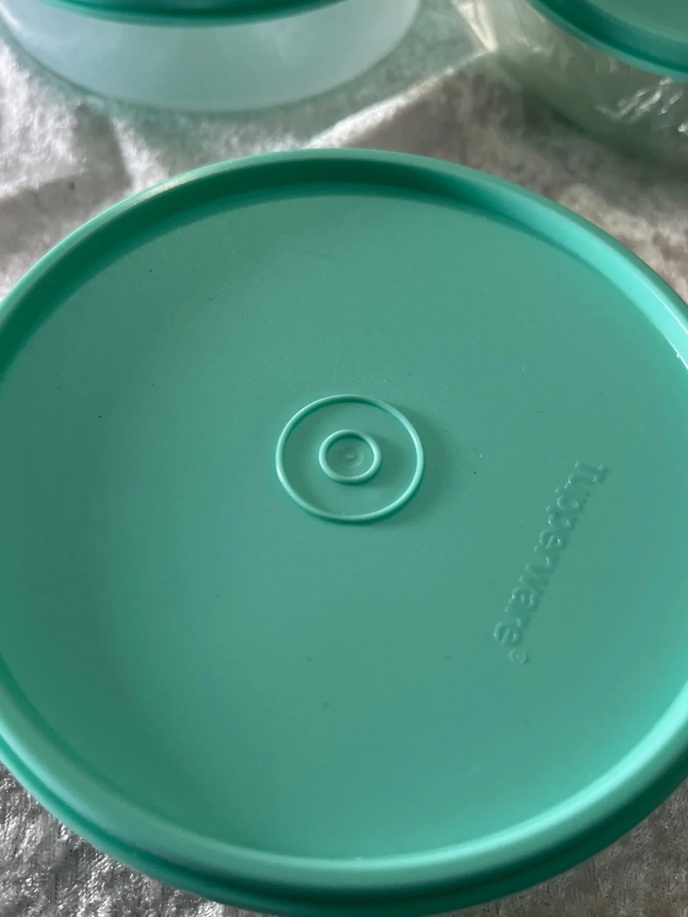 Tupperware Teal Round Food Storage Containers with Lids - Set of 4